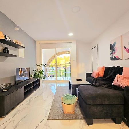 1Bd Beach Apartment Пафос Екстериор снимка