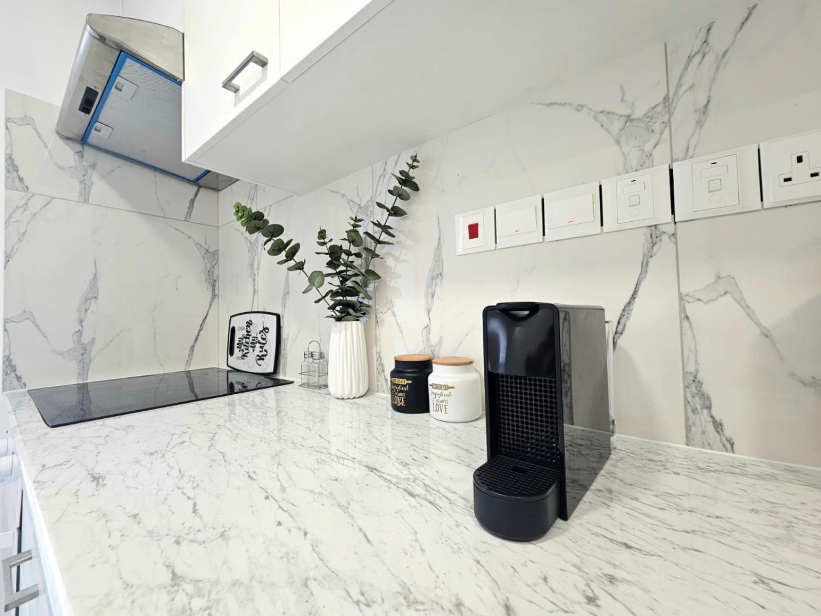 1Bd Beach Apartment Пафос Екстериор снимка